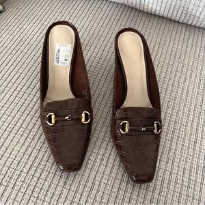 East 5th Brown Size 7.5 NEW Croc-Patterned Mules with Brushed Gold Buckles